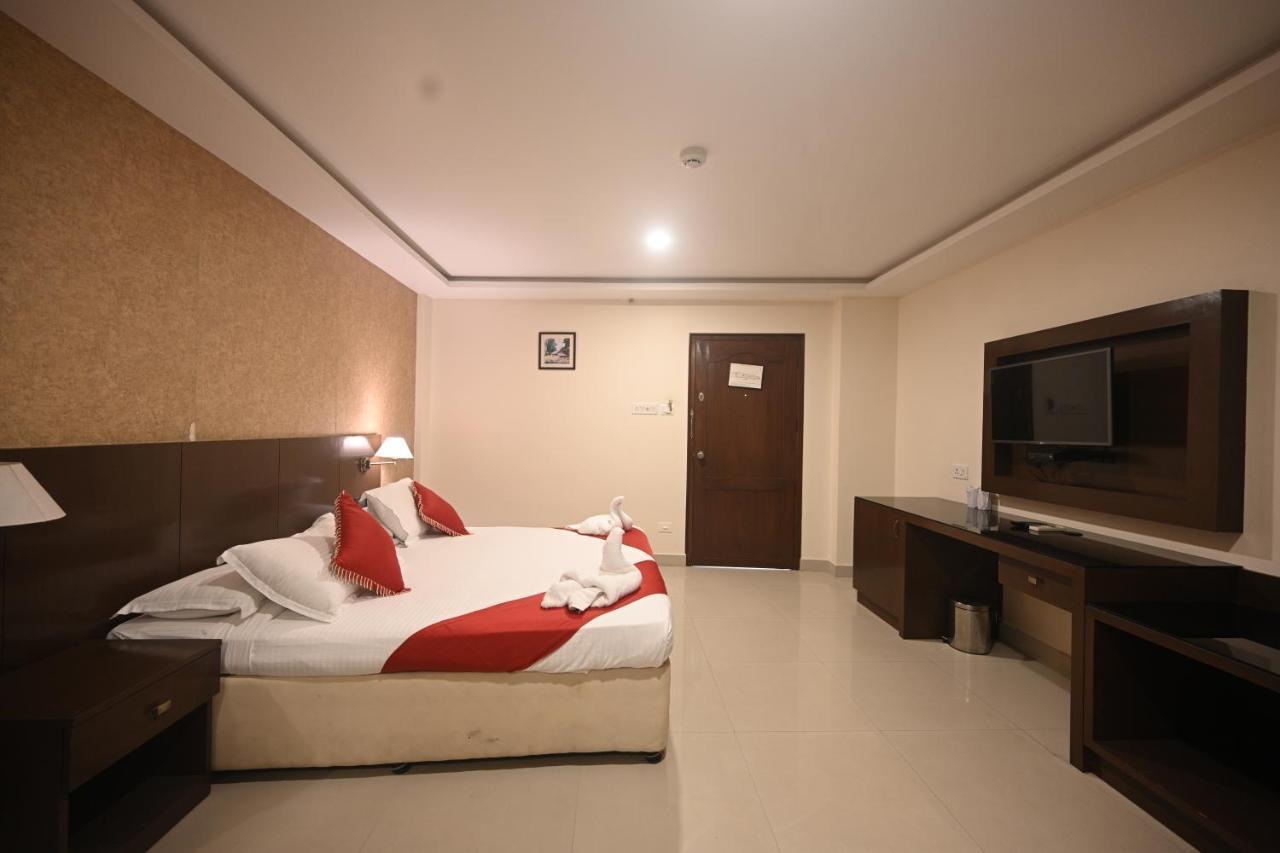 Hotel Bhagavath Gardens Chengannur Exteriör bild