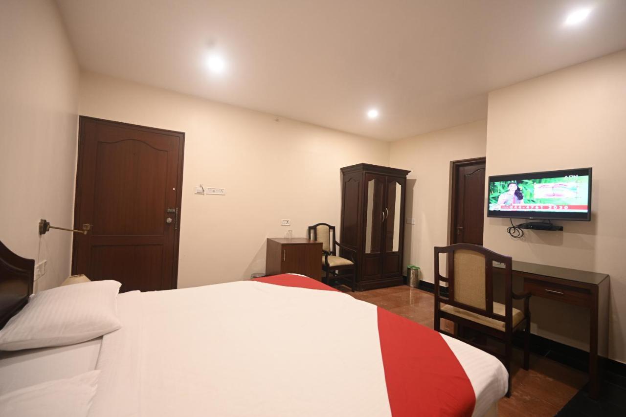 Hotel Bhagavath Gardens Chengannur Exteriör bild