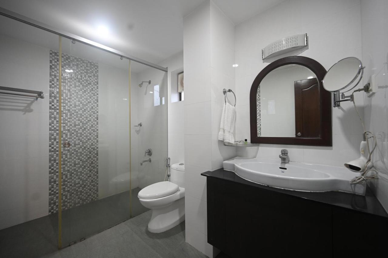 Hotel Bhagavath Gardens Chengannur Exteriör bild
