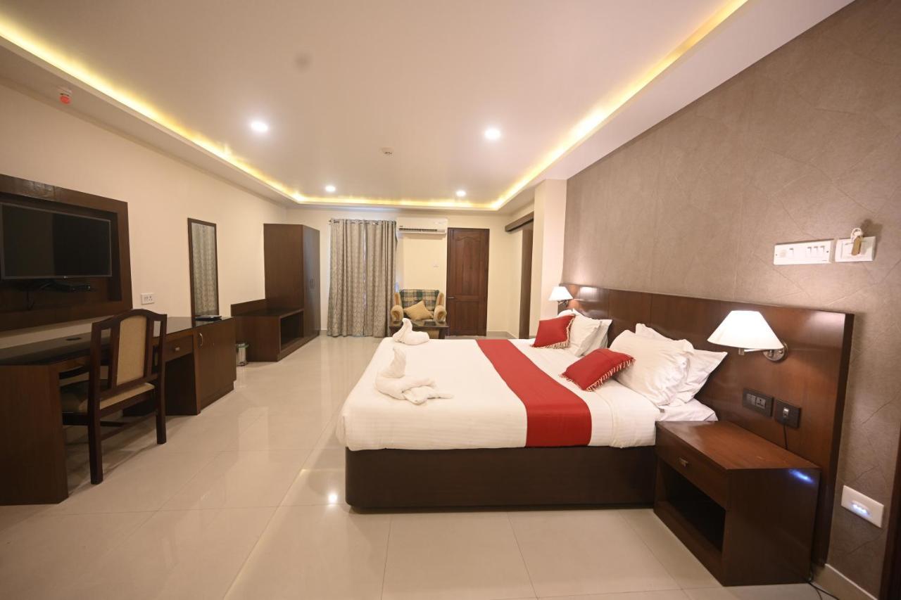 Hotel Bhagavath Gardens Chengannur Exteriör bild